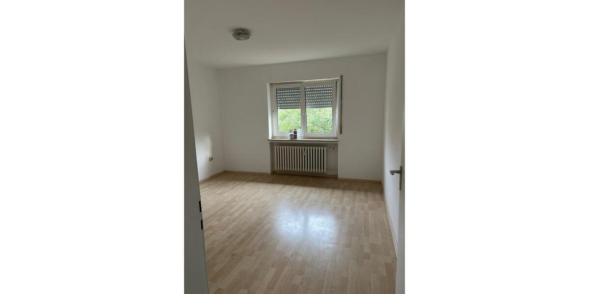Etagenwohnung Dittelbrunn - 3 Zimmer, 100 m&sup2;, 850&euro; | Angebot:25875128