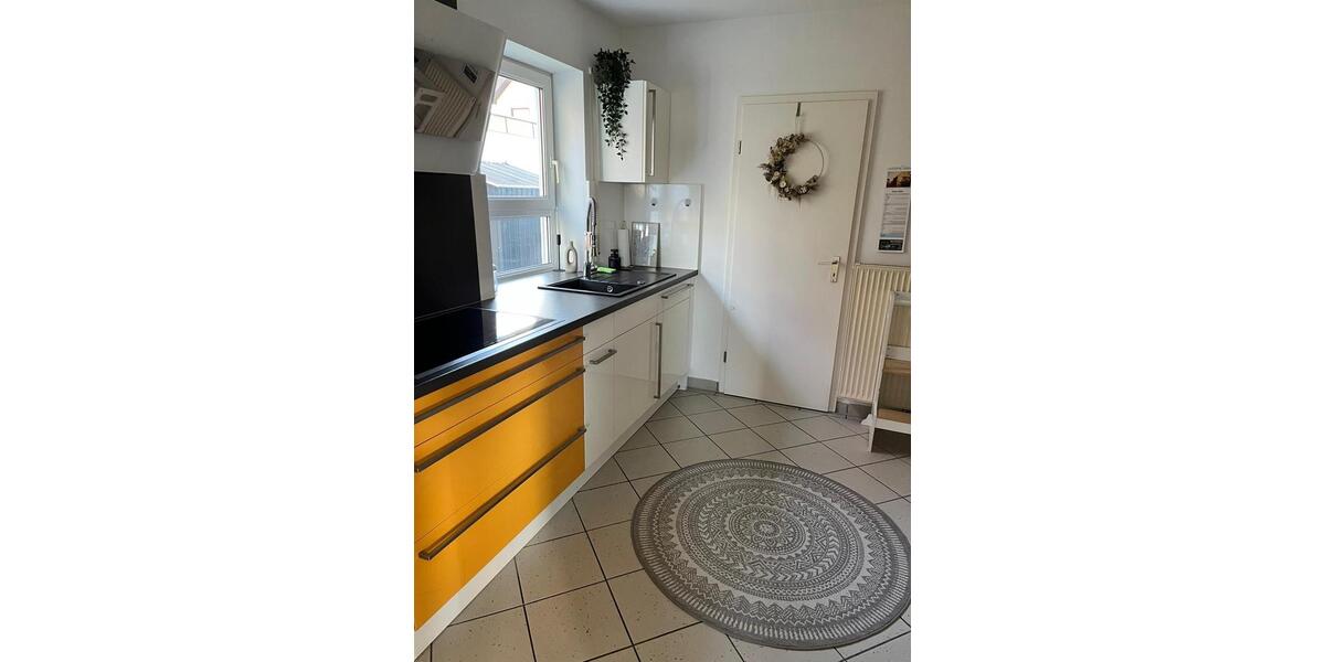 Erdgeschoßwohnung Schwanfeld - 4 Zimmer, 125 m&sup2;, 1.300&euro; | Angebot:25945289