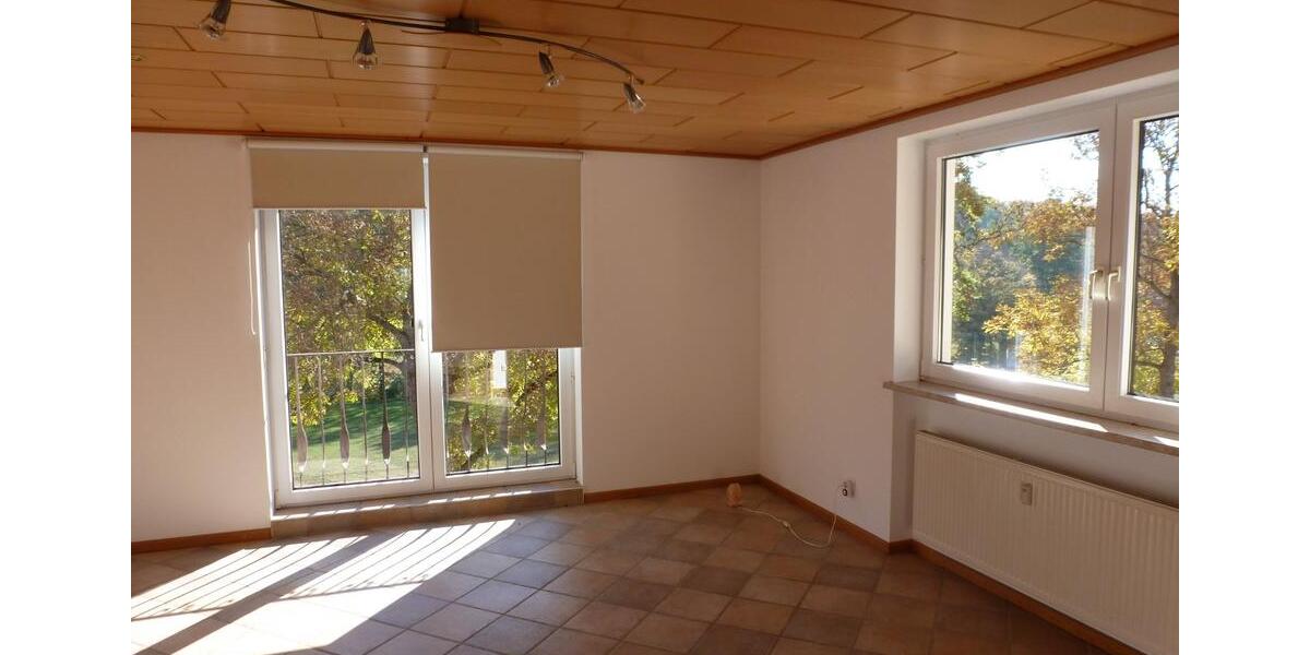 Etagenwohnung Stadtlauringen - 4 Zimmer, 125 m&sup2;, 700&euro; | Angebot:25843472