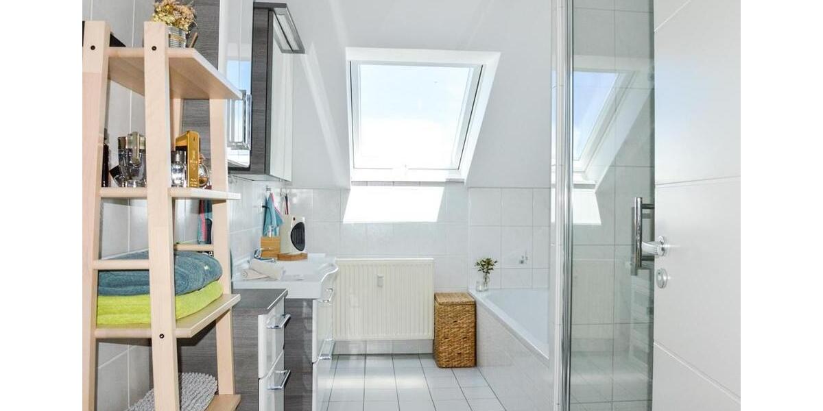 Dachgeschoßwohnung Sennfeld - 4.5 Zimmer, 108 m&sup2;, 1.030&euro; | Angebot:25900773