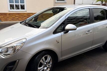 Opel Corsa 214.000 km 2.800 &euro; Kerbfeld 97491