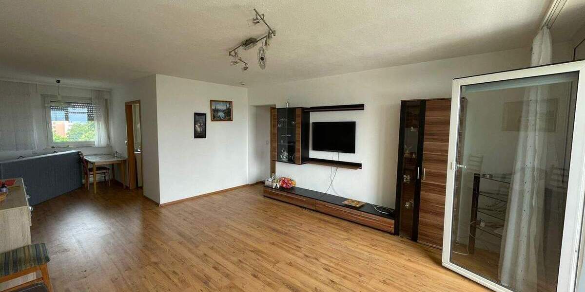 Etagenwohnung Schweinfurt Bergl - 3 Zimmer, 81 m&sup2;, 165.000&euro; | Angebot:25667719