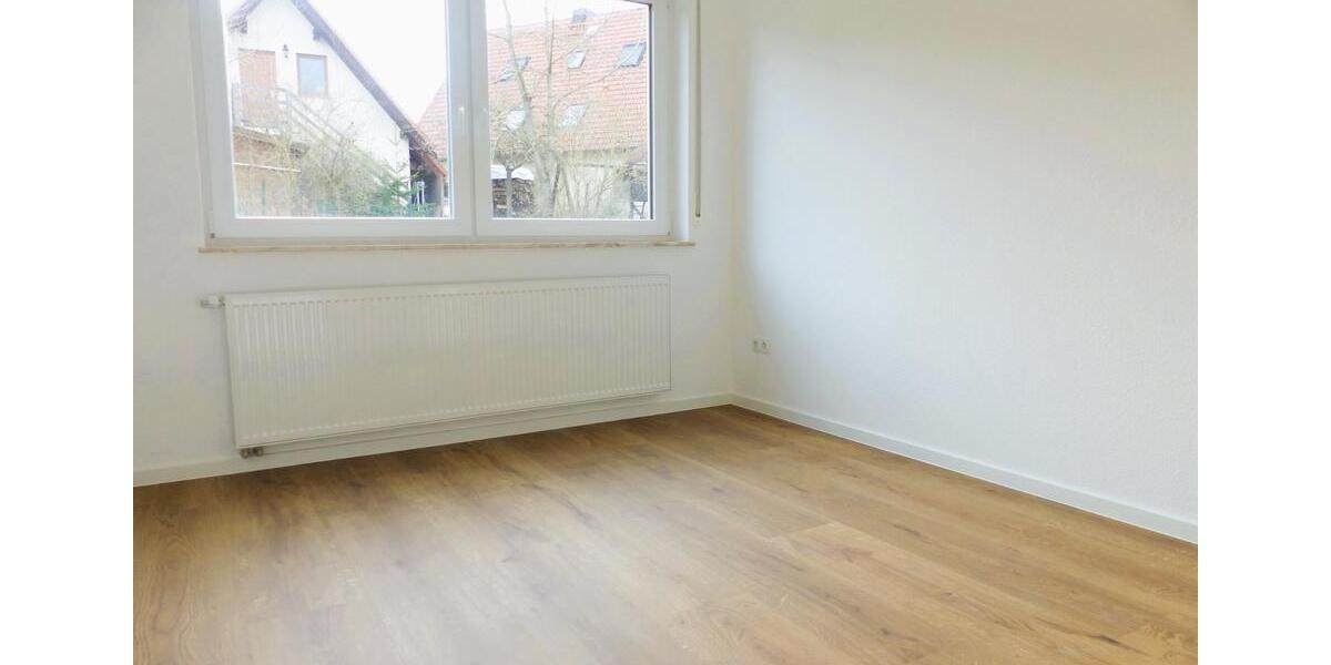 Mehrfamilienhaus, Wohnhaus Schwanfeld - 8 Zimmer, 200 m&sup2;, 425.000&euro; | Angebot:25921064