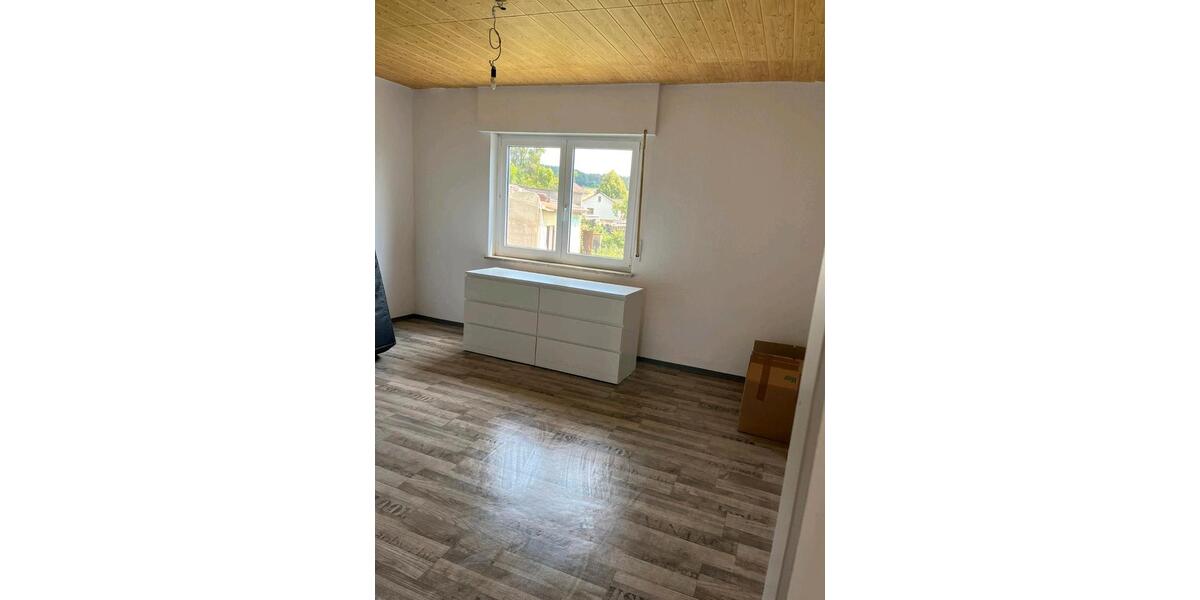 Maisonettenwohnung Oberthulba - 5 Zimmer, 100 m&sup2;, 750&euro; | Angebot:25319218