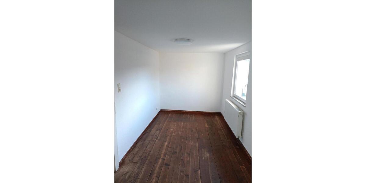 Einfamilienhaus Hammelburg - 9 Zimmer, 113 m&sup2;, 650&euro; | Angebot:25603624