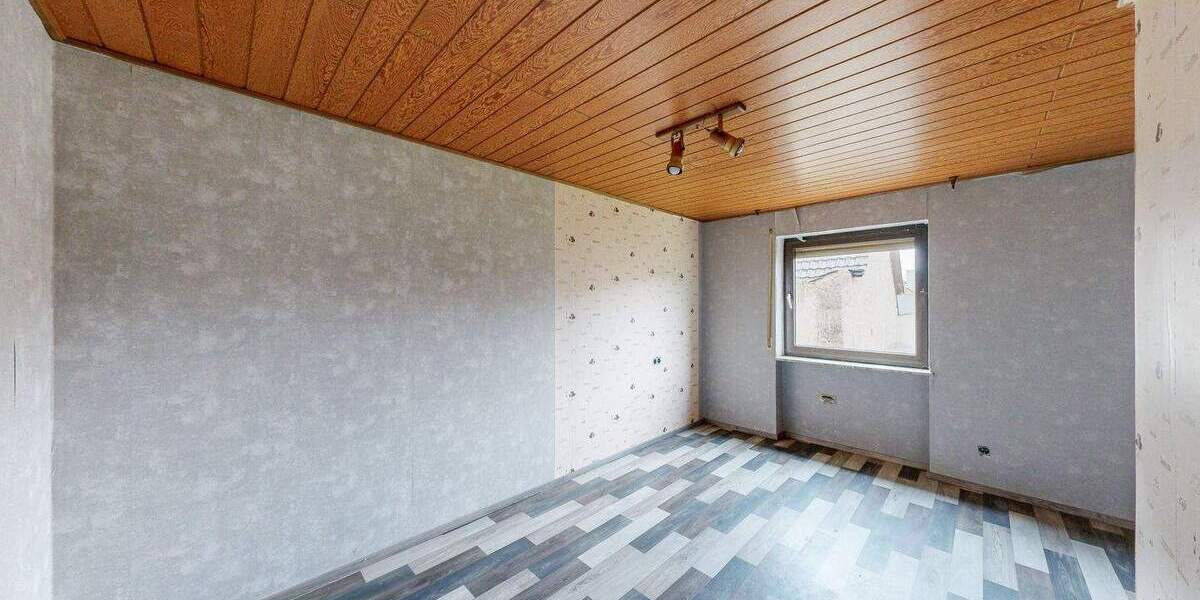 Mehrfamilienhaus, Wohnhaus Schwebenried Schwebenried - 8 Zimmer, 209 m&sup2;, 300.000&euro; | Angebot:25997007