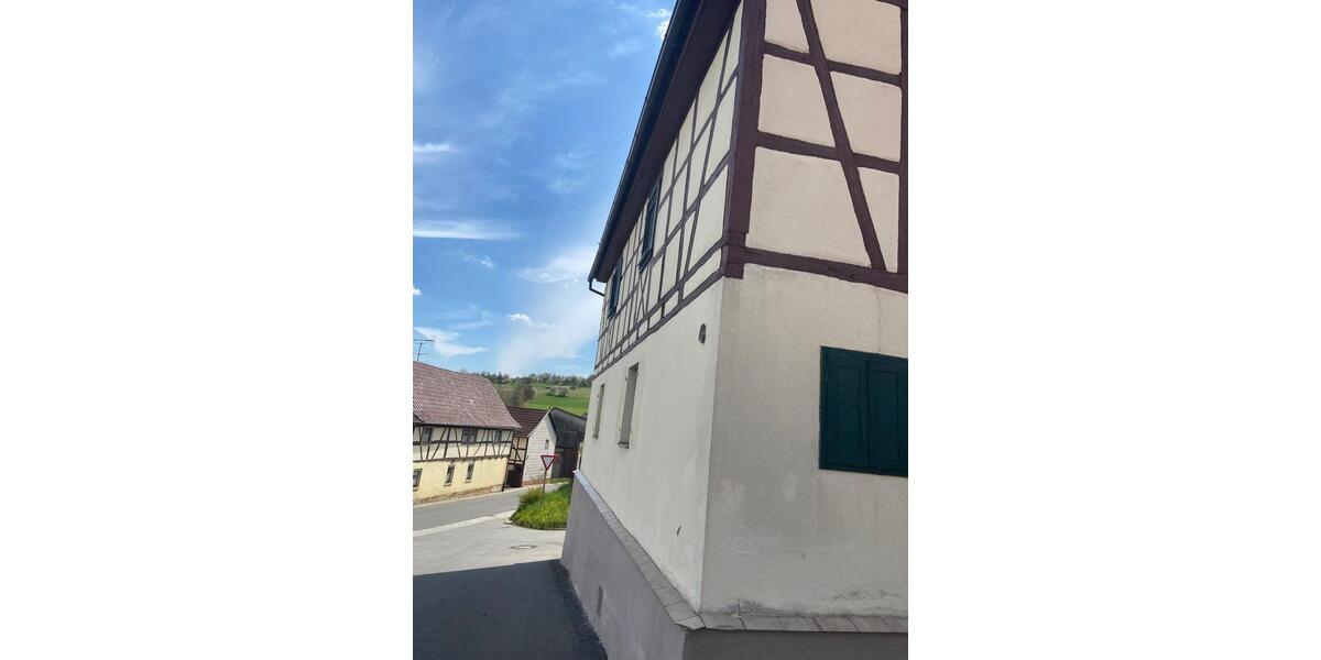 Einfamilienhaus Sulzfeld - 5 Zimmer, 200 m&sup2;, 195.000&euro; | Angebot:24307376