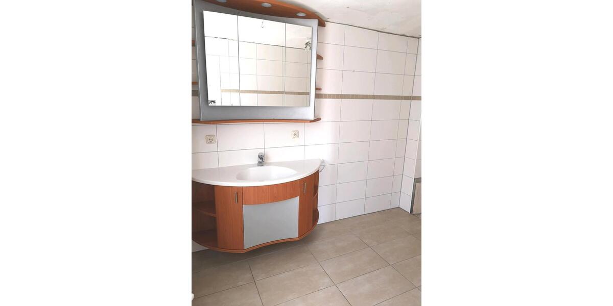 Bauernhaus, Landhaus Schweinfurt Gartenstadt - 7 Zimmer, 200 m&sup2;, 250.000&euro; | Angebot:26059001