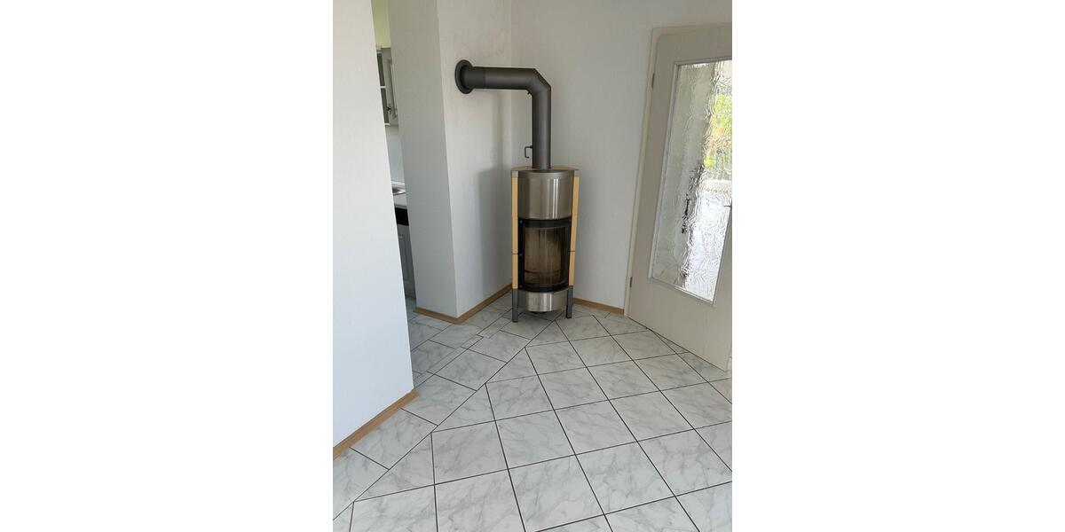 Dachgeschoßwohnung Hohenroth - 3 Zimmer, 102 m&sup2;, 750&euro; | Angebot:25641053