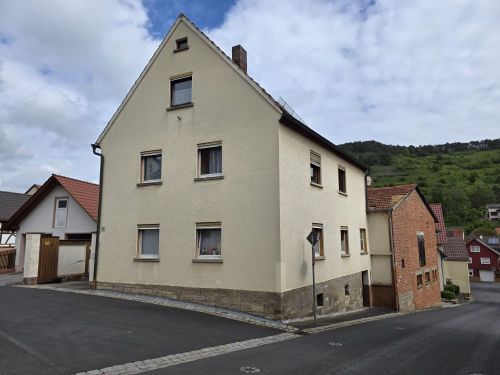 Einfamilienhaus mit Nebengebäude in 97725 Elfershausen-Machtilshausen zwischen Hammelburg und Bad Kissingen (10673) - Einfamilienhaus Elfershausen Elfershausen , Unterfr | Angebot:27137452