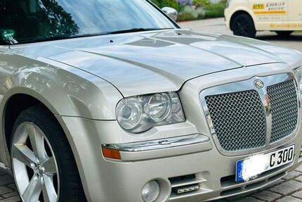 Chrysler 300C 365.000 km 3.850 &euro; Haßfurt 97437