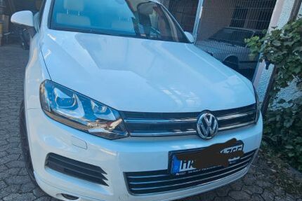VW Touareg 176.000 km 14.500 &euro; Sand 97522