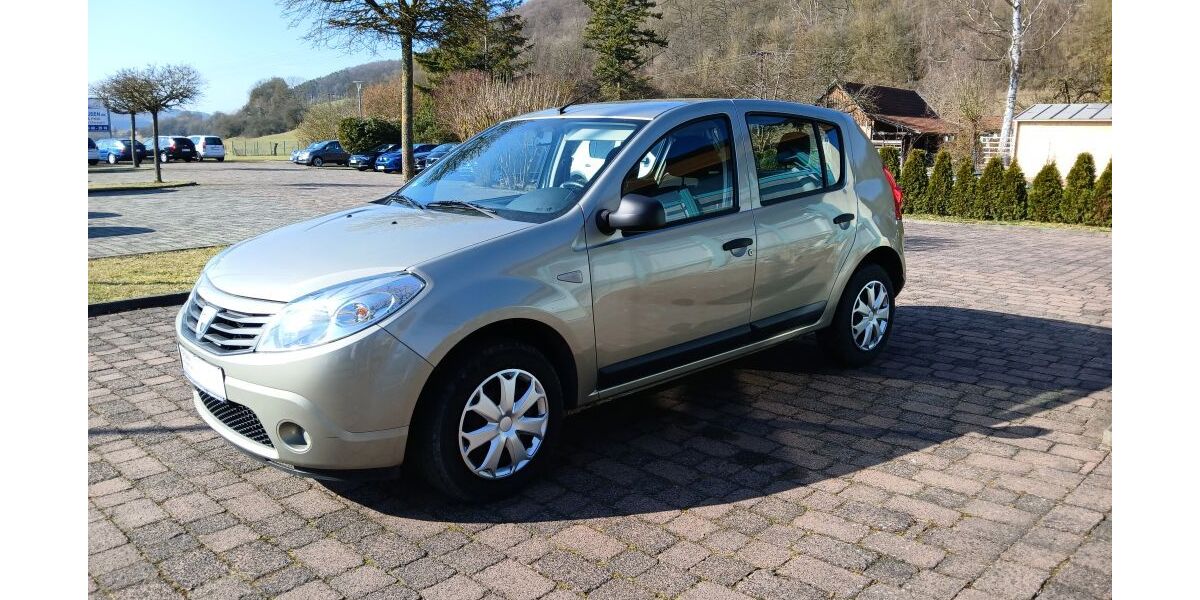 Dacia Sandero 98.000 km 1.990 &euro; Grafenrheinfeld 97506