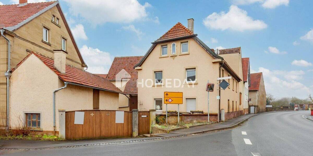 Einfamilienhaus Bergtheim Opferbaum - 8 Zimmer, 220 m&sup2;, 335.000&euro; | Angebot:25684249