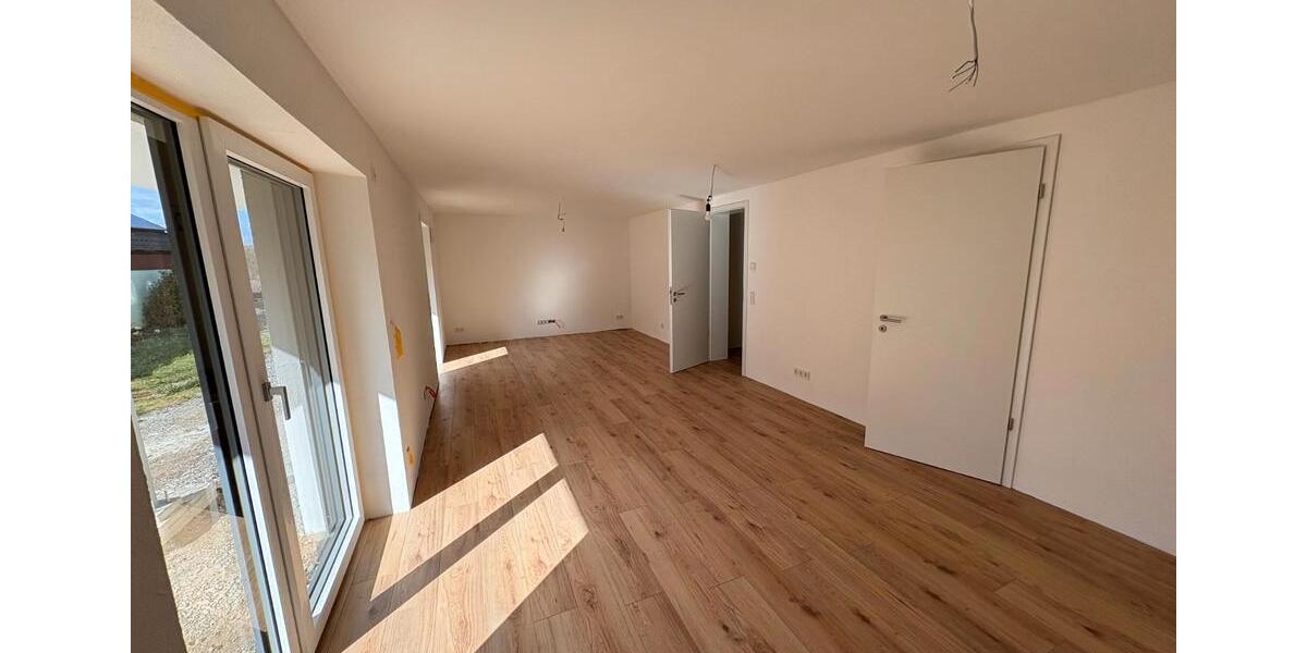 Etagenwohnung Hohenroth - 3 Zimmer, 95 m&sup2;, 1.050&euro; | Angebot:26525657