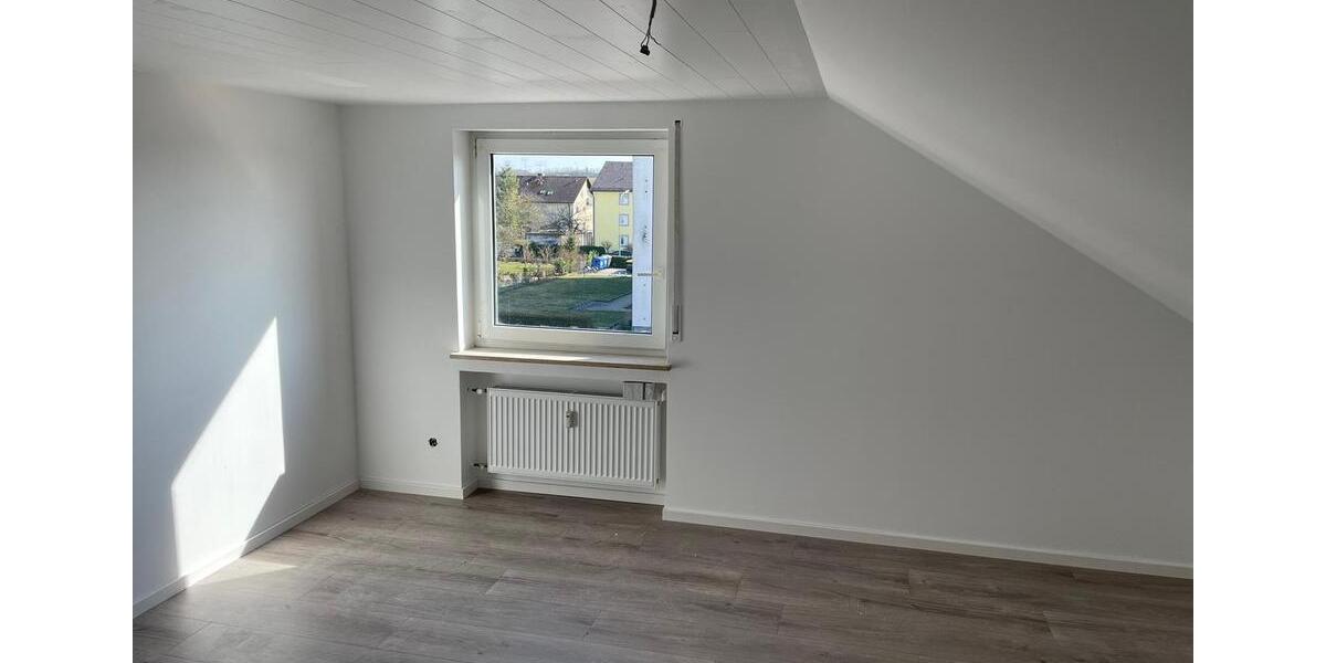 Dachgeschoßwohnung Volkach - 3 Zimmer, 68 m&sup2;, 750&euro; | Angebot:25860477