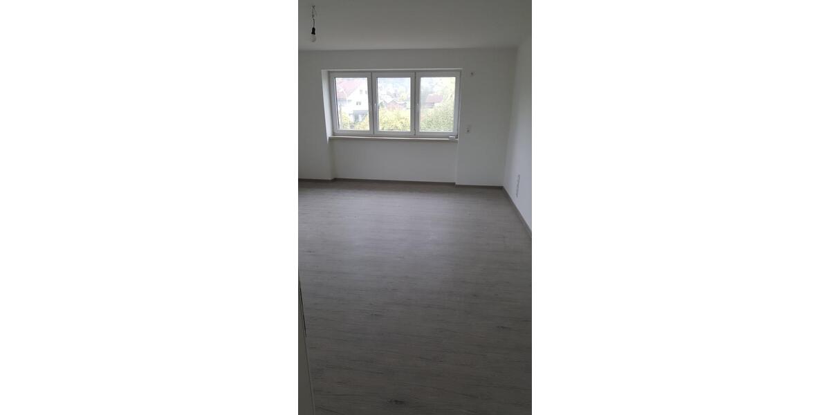 Etagenwohnung Hohenroth - 4 Zimmer, 114 m&sup2;, 1.140&euro; | Angebot:24841207