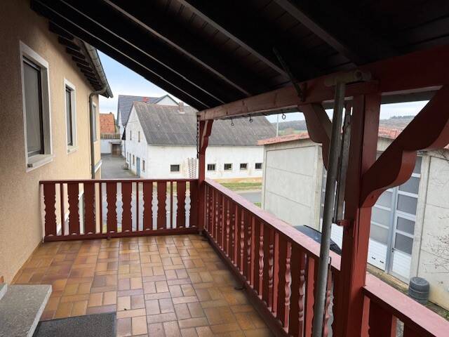 Einfamilienhaus Volkach Eichfeld - 6 Zimmer, 160 m&sup2;, 1.450&euro; | Angebot:26273088
