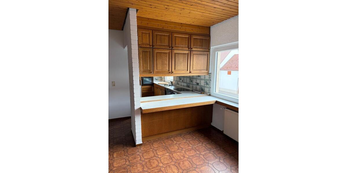 Etagenwohnung Poppenhausen - 7 Zimmer, 215 m&sup2;, 1.890&euro; | Angebot:26312178