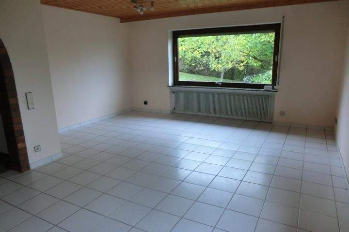 Einfamilienhaus Stadtlauringen - 5 Zimmer, 155 m&sup2;, 325.000&euro; | Angebot:25747530