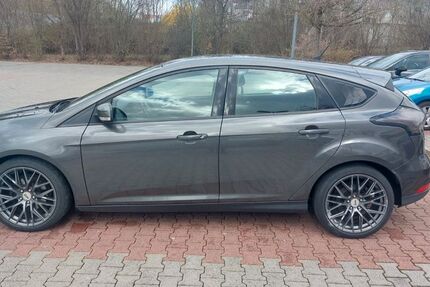Ford Focus 151.000 km 6.700 &euro; Bad Kissingen 97688