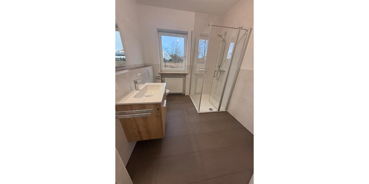 Einfamilienhaus Wiesentheid - 7 Zimmer, 200 m&sup2;, 1.800&euro; | Angebot:25088047