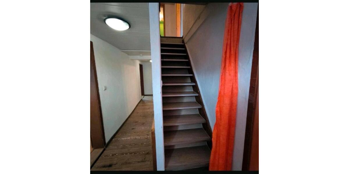 Einfamilienhaus Rauhenebrach - 8 Zimmer, 250 m&sup2;, 220.000&euro; | Angebot:27083530