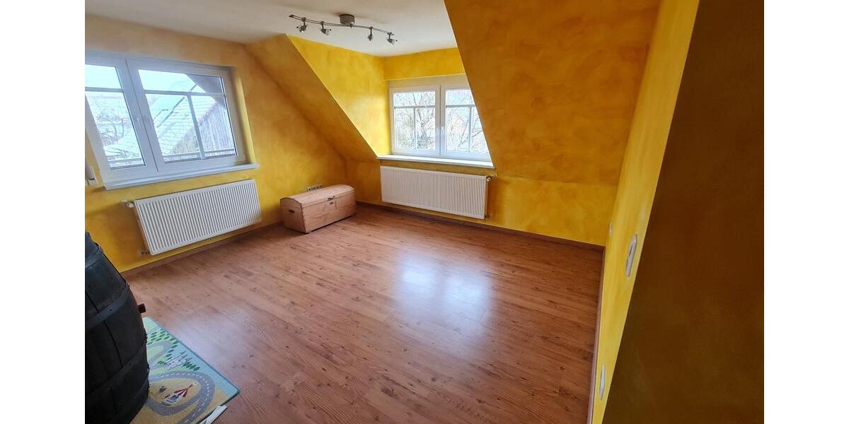 Dachgeschoßwohnung Schwarzach am Main - 6.5 Zimmer, 144 m&sup2;, 1.350&euro; | Angebot:25353316