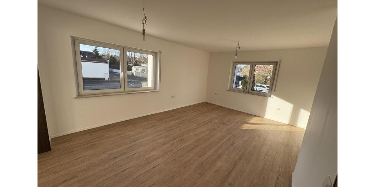 Erdgeschoßwohnung Schwebheim - 5 Zimmer, 107 m&sup2;, 1.350&euro; | Angebot:26039166