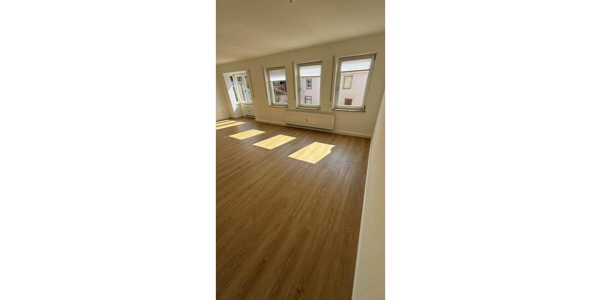 Etagenwohnung Hohenroth - 3 Zimmer, 90 m&sup2;, 675&euro; | Angebot:25844449