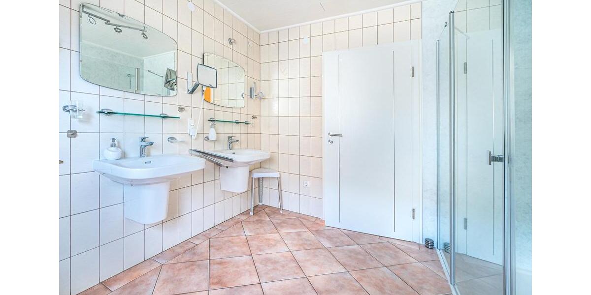 Mehrfamilienhaus, Wohnhaus Arnstein - 10 Zimmer, 260 m&sup2;, 499.000&euro; | Angebot:21979330