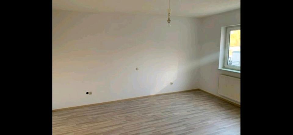 Erdgeschoßwohnung Grettstadt - 4.5 Zimmer, 120 m&sup2;, 1.500&euro; | Angebot:25905398