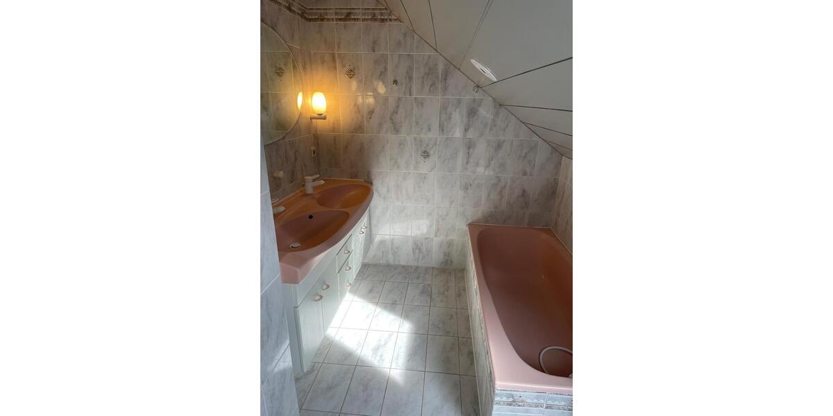 Einfamilienhaus Üchtelhausen - 6 Zimmer, 226 m&sup2;, 580.000&euro; | Angebot:25843459