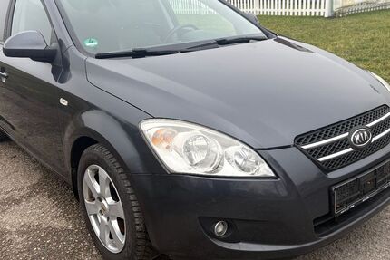 Kia ceed / Ceed 240.000 km 2.610 &euro; Knetzgau 97478
