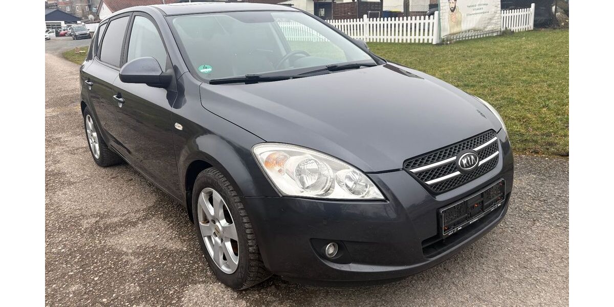 Kia ceed / Ceed 240.000 km 2.610 &euro; Knetzgau 97478
