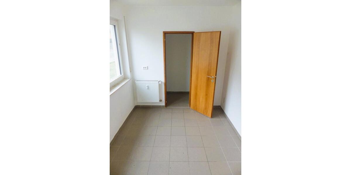 Mehrfamilienhaus, Wohnhaus Schwanfeld - 8 Zimmer, 200 m&sup2;, 425.000&euro; | Angebot:25921064