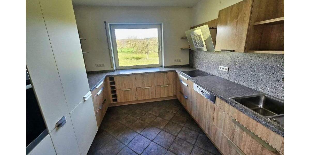 Etagenwohnung Euerdorf - 4 Zimmer, 140 m&sup2;, 195.000&euro; | Angebot:25927435