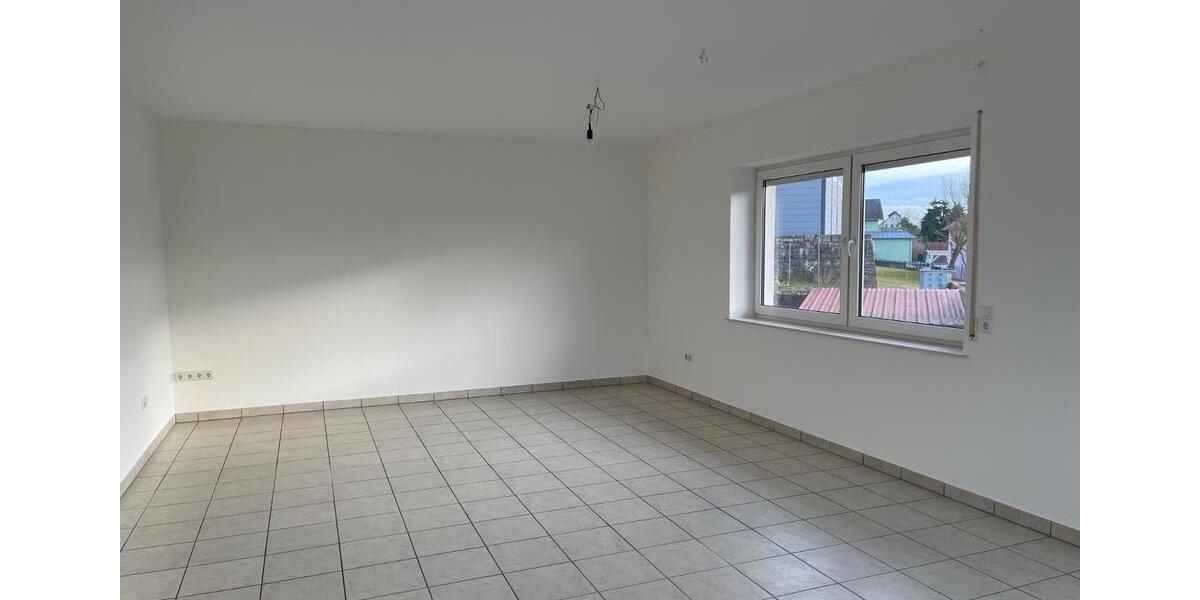 Doppelhaushälfte Werneck - 5.5 Zimmer, 150 m&sup2;, 1.500&euro; | Angebot:25239384