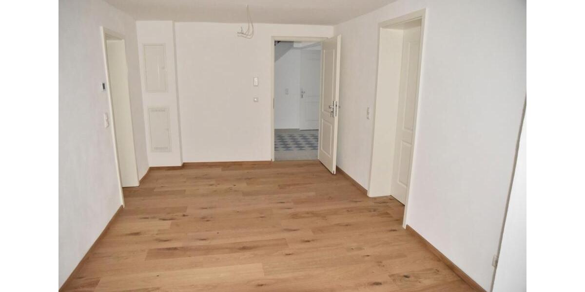 Etagenwohnung Königsberg in Bayern - 3 Zimmer, 72 m&sup2;, 690&euro; | Angebot:25987686