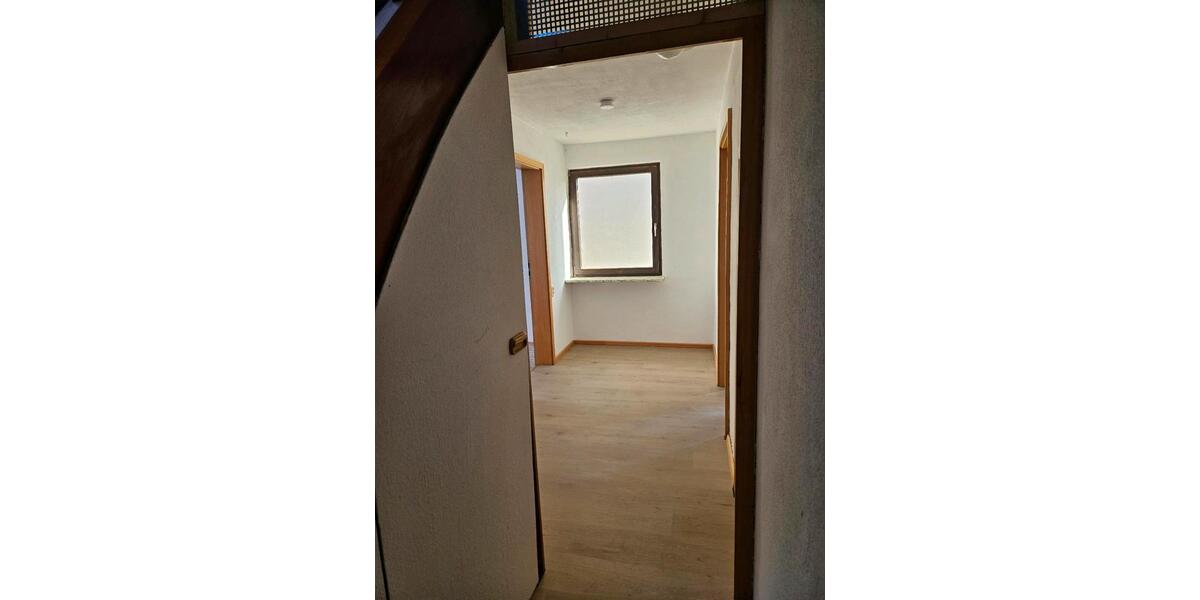 Maisonettenwohnung Hohenroth - 5 Zimmer, 96 m&sup2;, 950&euro; | Angebot:25792139