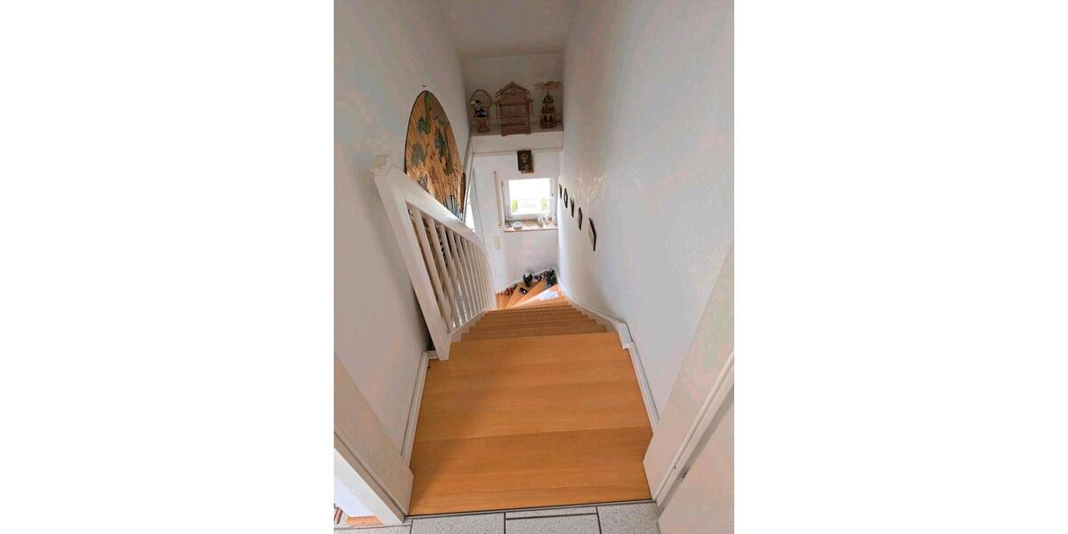 Reihenhaus Hohenroth - 9 Zimmer, 181 m&sup2;, 325.000&euro; | Angebot:26780713