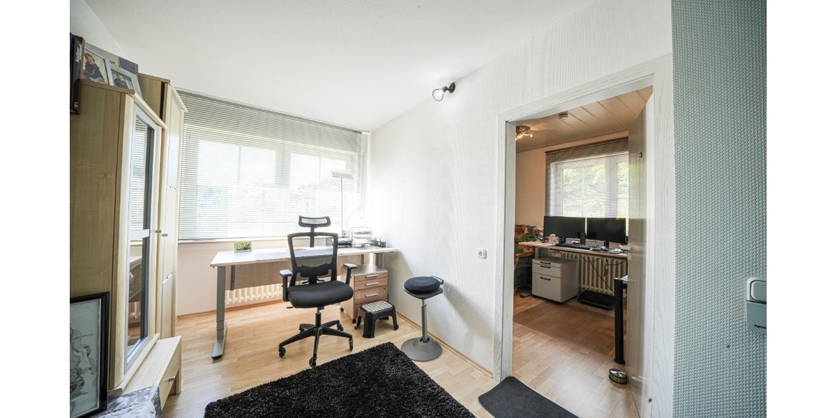 Sehr gepflegtes, freistehendes Mehrfamilien- Generationenhaus, zur Eigennutzung und Kapitalanlage - Mehrfamilienhaus, Wohnhaus Poppenhausen | Angebot:25374817