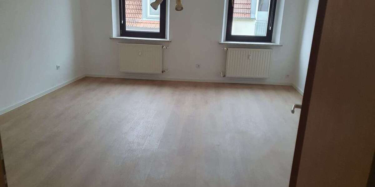 Etagenwohnung Schweinfurt Gartenstadt - 2 Zimmer, 79 m&sup2;, 680&euro; | Angebot:23439504