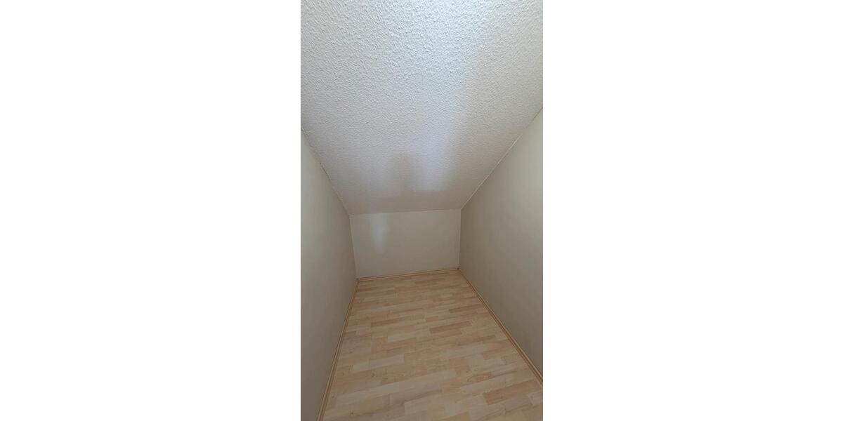 Dachgeschoßwohnung Schweinfurt Gartenstadt - 2 Zimmer, 62 m&sup2;, 985&euro; | Angebot:26169819