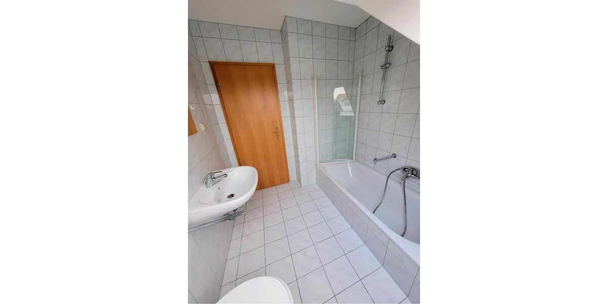 Dachgeschoßwohnung Kürnach - 3 Zimmer, 72 m&sup2;, 832&euro; | Angebot:25937749