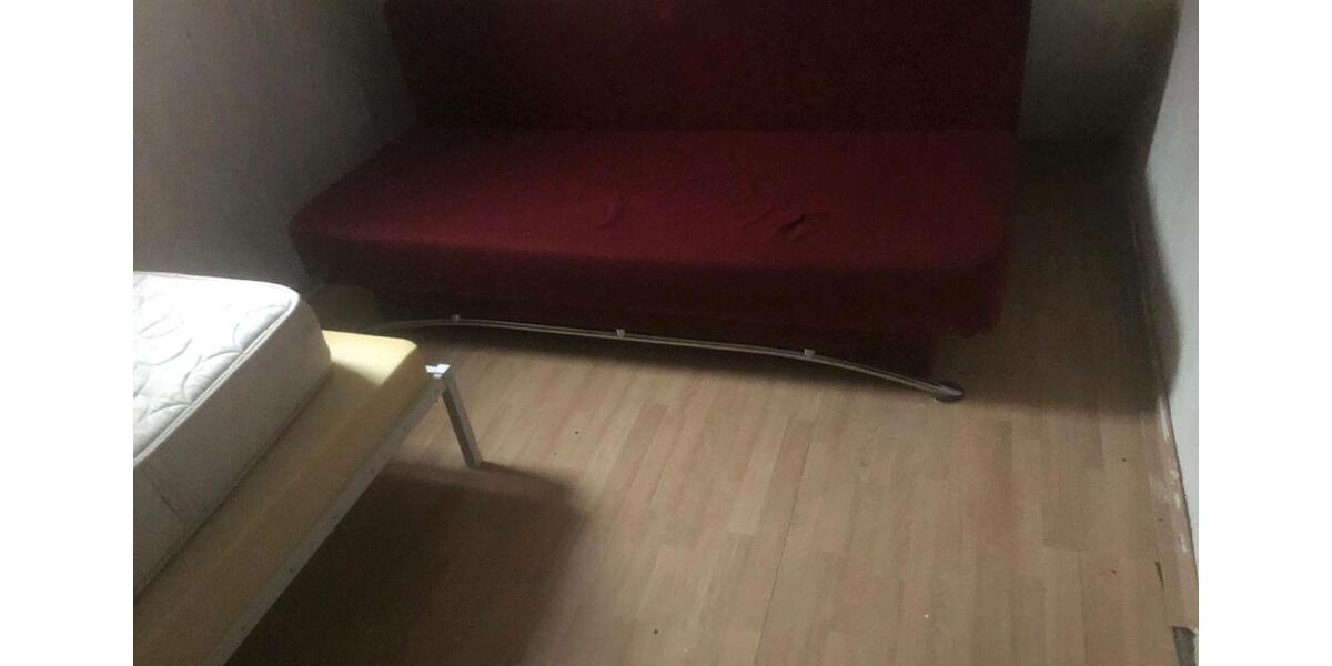 Dachgeschoßwohnung Niederwerrn - 1 Zimmer, 10 m&sup2;, 290&euro; | Angebot:25415498