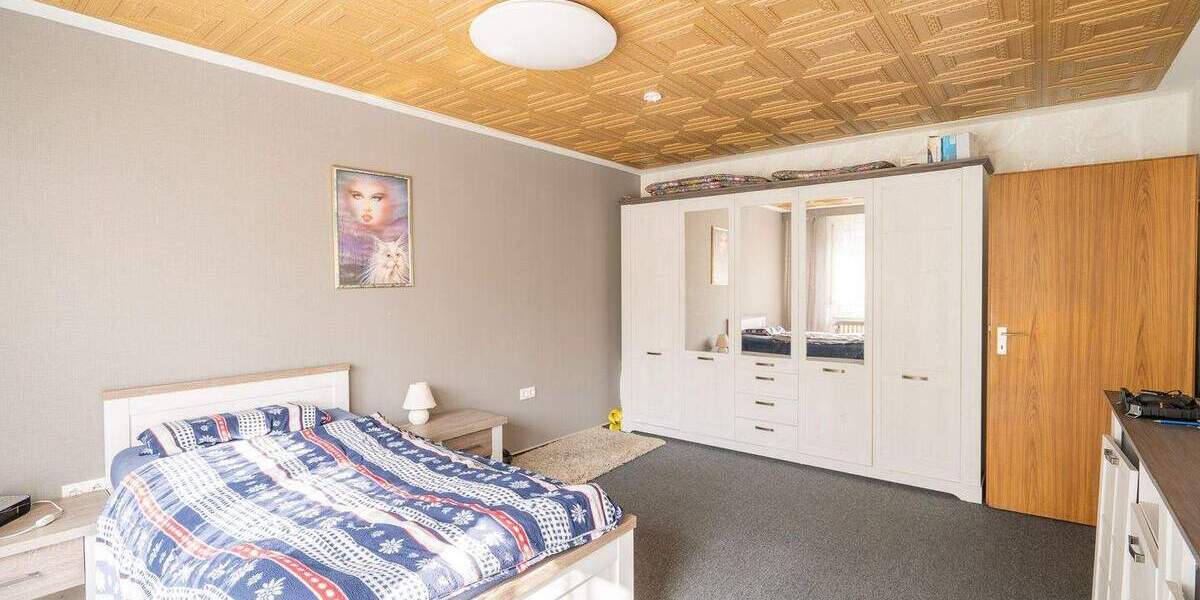 Mehrfamilienhaus, Wohnhaus Strahlungen - 6 Zimmer, 164 m&sup2;, 240.000&euro; | Angebot:25738674