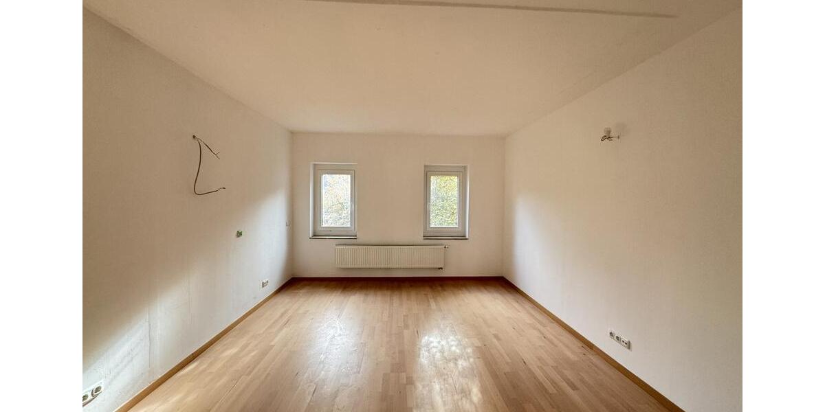 Etagenwohnung Schweinfurt Gartenstadt - 4 Zimmer, 155 m&sup2;, 1.550&euro; | Angebot:25251372