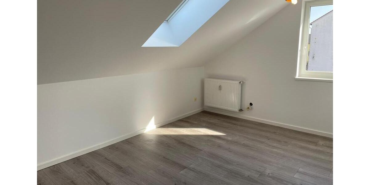 Dachgeschoßwohnung Volkach - 3 Zimmer, 68 m&sup2;, 750&euro; | Angebot:25860477