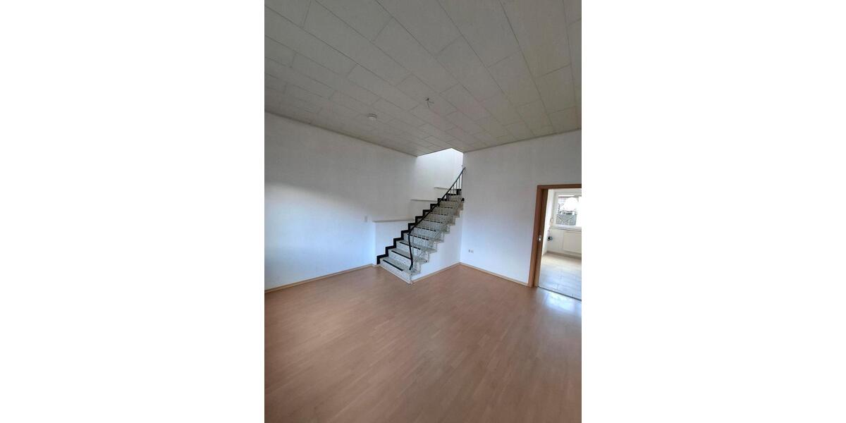 Etagenwohnung Sand am Main - 5 Zimmer, 128 m&sup2;, 1.450&euro; | Angebot:25945284